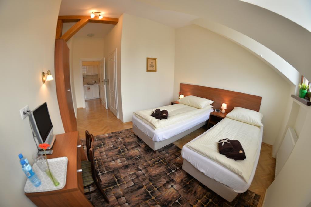 Royal Route 29 Comfort Rooms 크라쿠프 객실 사진