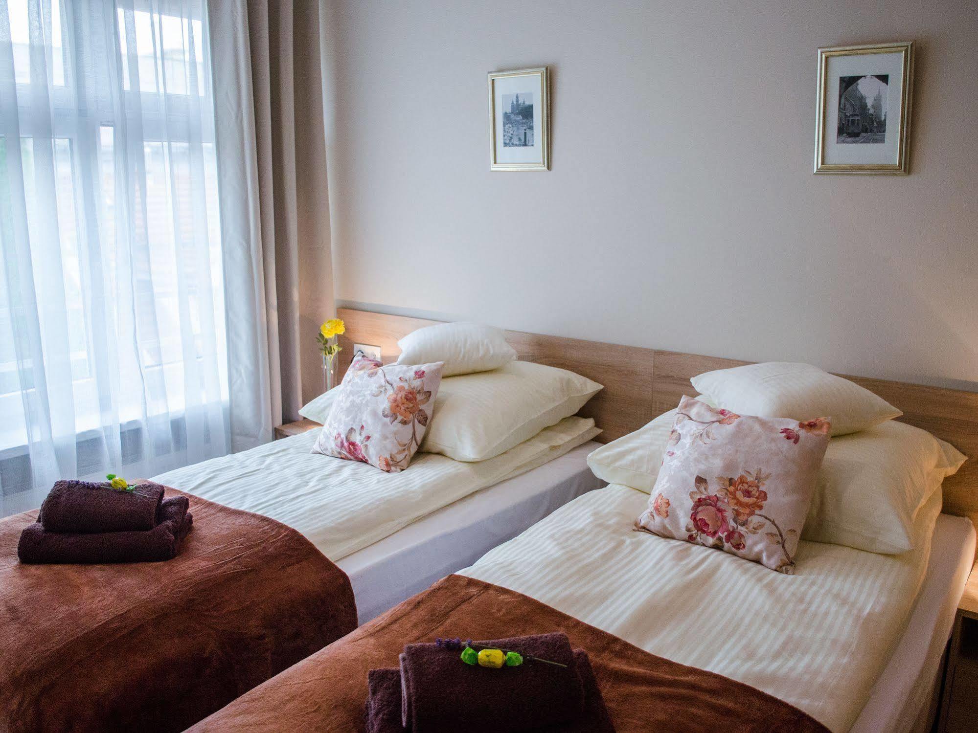 Royal Route 29 Comfort Rooms 크라쿠프 외부 사진